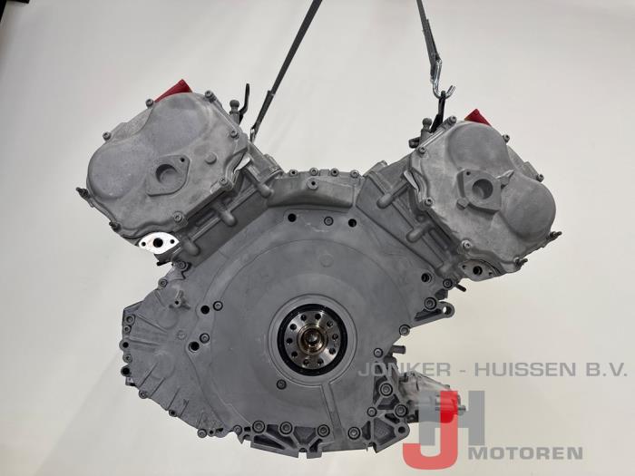 Engine from a Audi RS 5 (8T3) RS5 4.2 V8 32V 2015