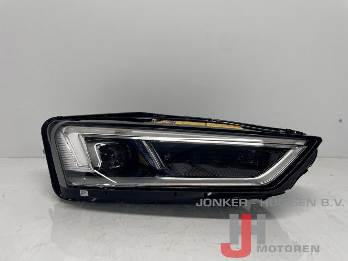 Nowe Reflektor prawy Audi R8 Cena na żądanie oferowane przez Jonker - Huissen B.V.