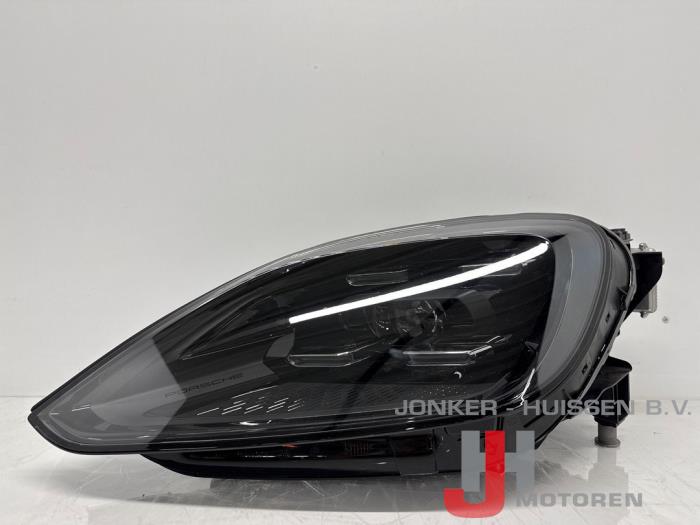 Nowe Reflektor lewy Porsche Cayenne III (9YA) Cena € 2.541,00 Z VAT oferowane przez Jonker - Huissen B.V.