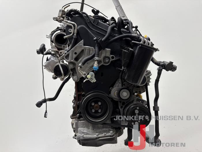 Engine from a Volkswagen Golf VIII (CD1) 2.0 TDI BlueMotion 16V 2019