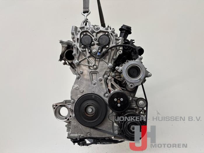 Engine from a Mercedes-Benz A (177.0) 1.3 A-200 Turbo 16V 2022