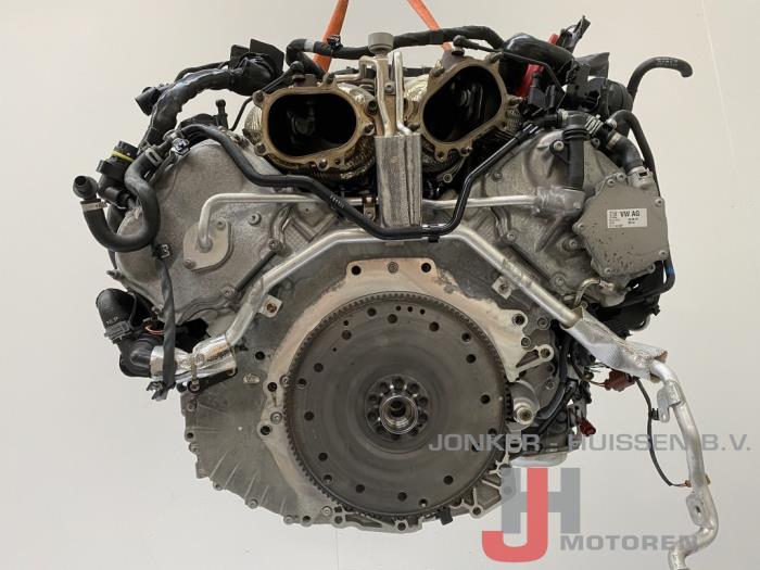Engine from a Audi A8 (D4) 4.0 V8 32V TFSI Quattro 2015