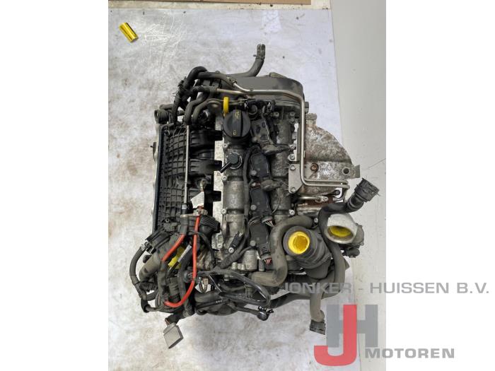 Engine from a Volkswagen Golf VII (AUA) 1.4 TSI 16V 2016
