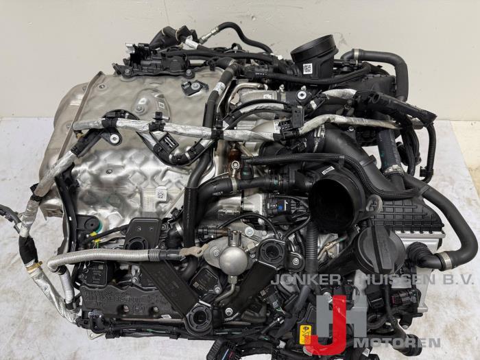 Engine from a BMW X6M (F96) 4.4i V8 Turbo 32V Competition 2023
