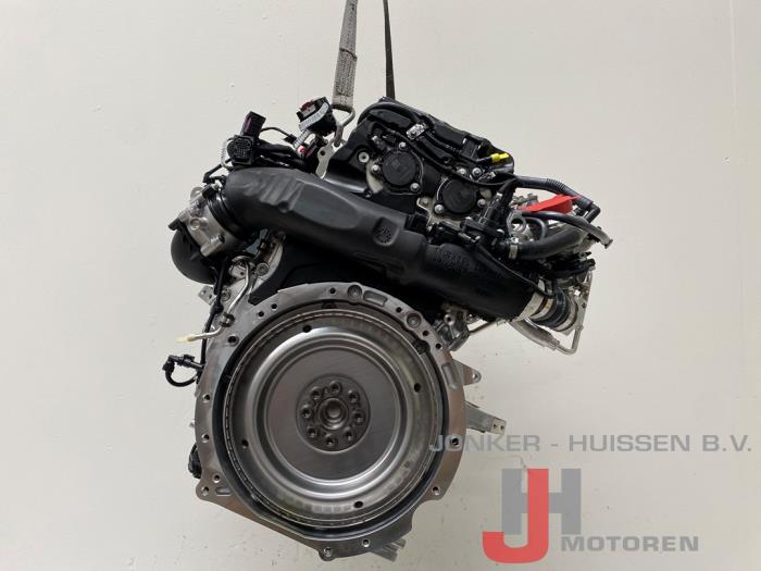 New Engine Mercedes C Estate (S206) C-180 1.5 EQ Boost Price € 6.352,50 Inclusive VAT offered by Jonker - Huissen B.V.