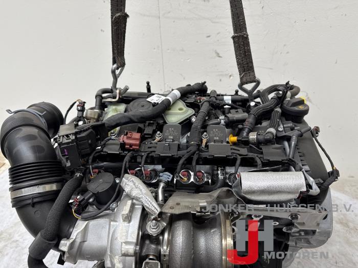 Engine from a Volkswagen Golf VIII (CD1) 2.0 GTI 16V 2023