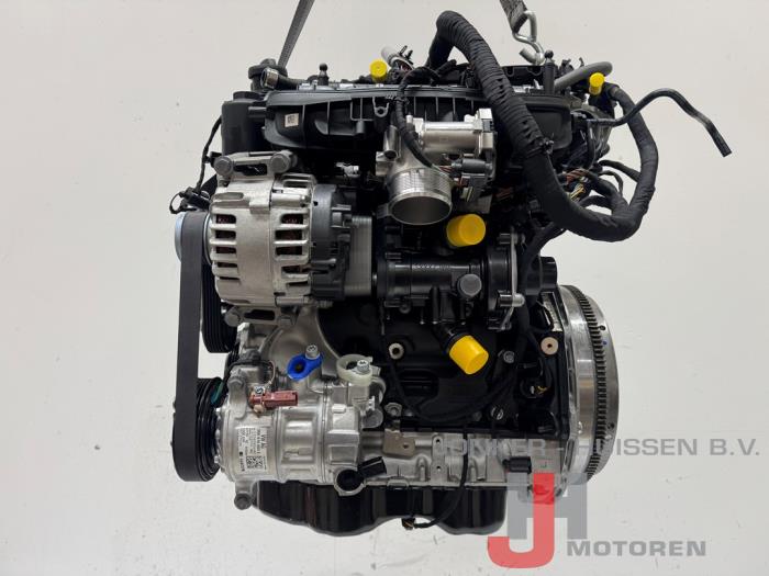 Engine from a Volkswagen Golf VIII (CD1) 2.0 GTI 16V 2023