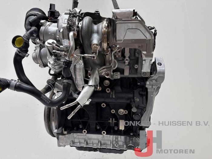 Engine from a Volkswagen Golf VIII (CD1) 2.0 GTI 16V 2023
