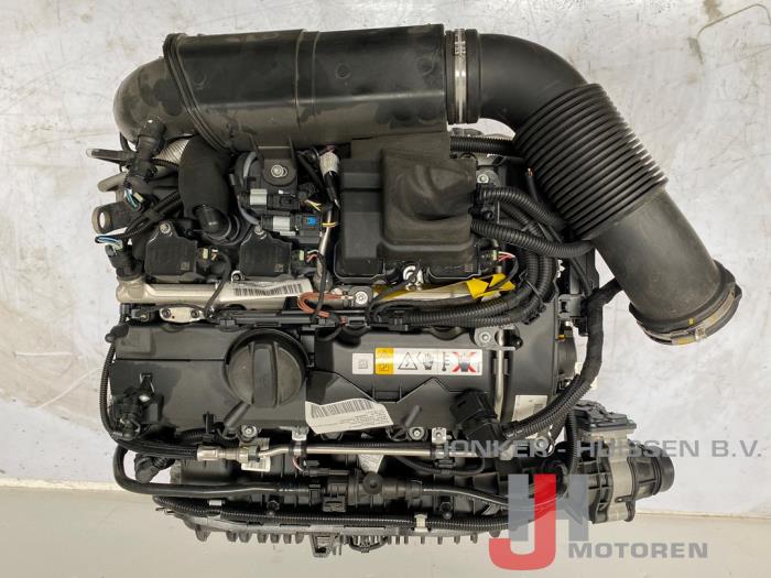 Motor van een MINI Mini Convertible (F57) 2.0 16V Cooper S 2017