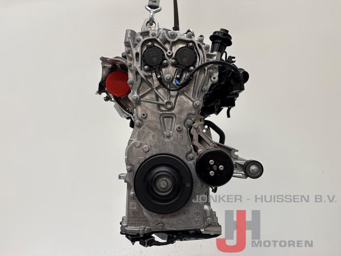 Engine from a Mercedes-Benz A (177.0) 1.3 A-250 e Turbo 16V 2022