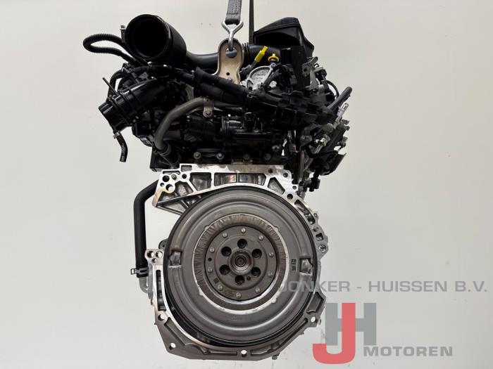 Engine from a Mercedes-Benz A (177.0) 1.3 A-250 e Turbo 16V 2022