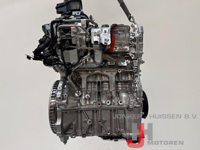 Engine from a Mercedes-Benz A (177.0) 1.3 A-250 e Turbo 16V 2022