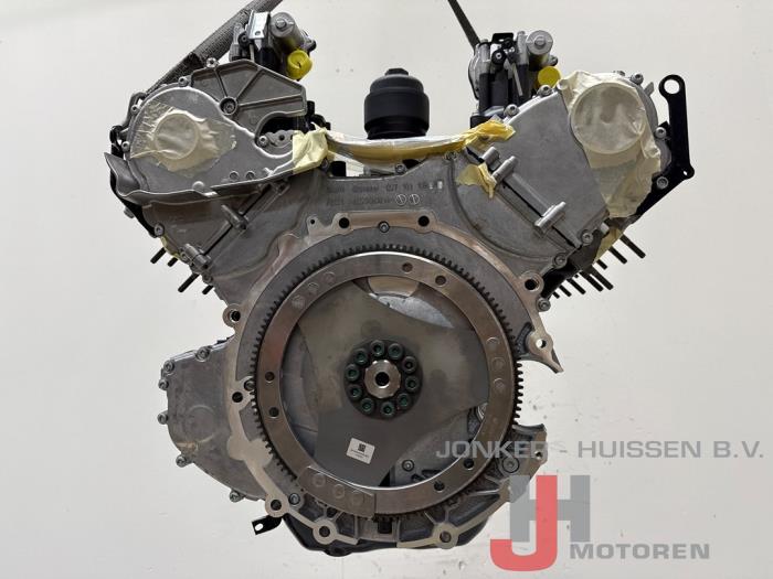 New Engine Audi A8 (D4) 4.2 TDI V8 32V Quattro Price € 7.865,00 Inclusive VAT offered by Jonker - Huissen B.V.
