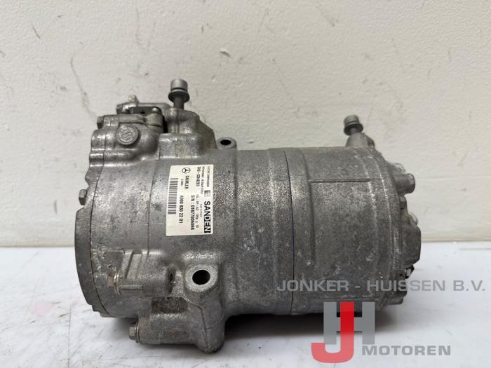 Usagé Pompe clim Mercedes A (177.0) 1.3 A-250 e Turbo 16V Prix € 423,50 Prix TTC proposé par Jonker - Huissen B.V.