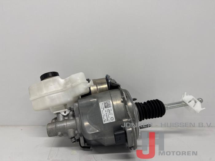 Usagé Assistant de freinage Volkswagen Golf VIII (CD1) 1.5 eHybrid 16V Prix € 514,25 Prix TTC proposé par Jonker - Huissen B.V.