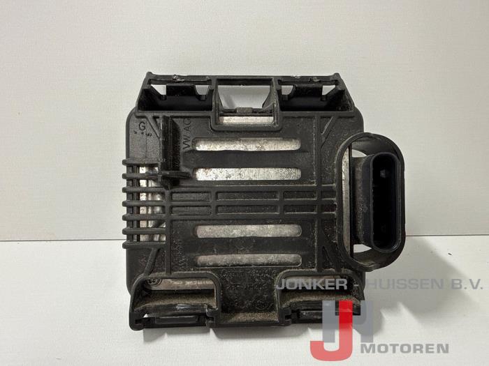 Tempomat Sensor van een Volkswagen Golf VIII (CD1) 1.5 eHybrid 16V 2025