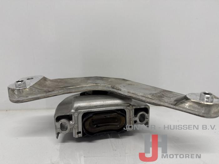 Usagé Support moteur Volkswagen Tiguan (CT1) 1.5 eHybrid 204 Prix € 114,95 Prix TTC proposé par Jonker - Huissen B.V.