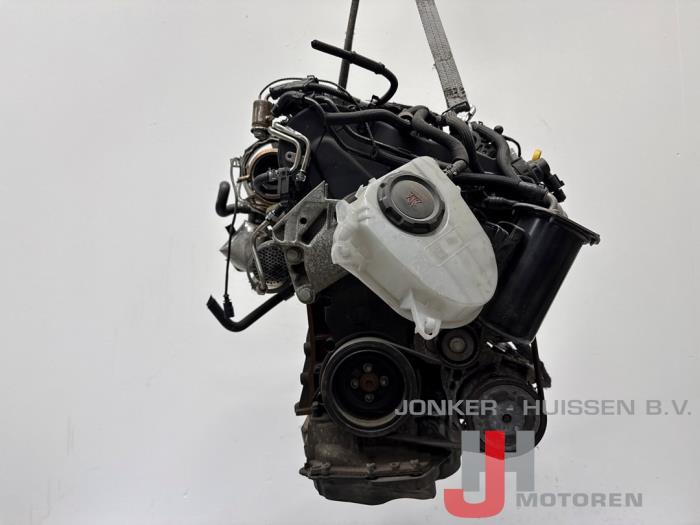 Engine from a Volkswagen Golf VIII (CD1) 2.0 TDI BlueMotion 16V 2022