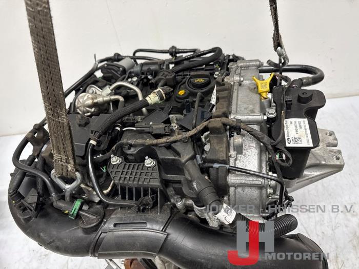 Engine from a Ford Fiesta 7 1.0 EcoBoost Active 12V Hybrid 125 2023