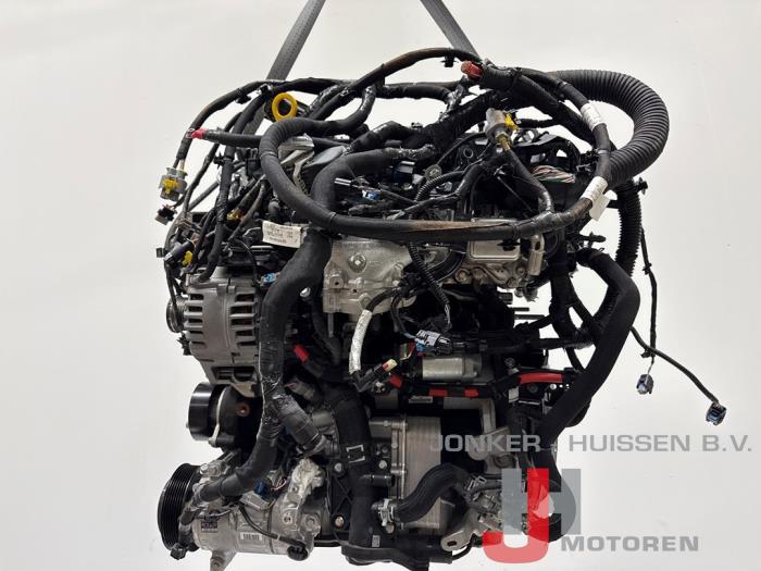 Used Engine Nissan Interstar 2.0 DCI 170 Price on request offered by Jonker - Huissen B.V.