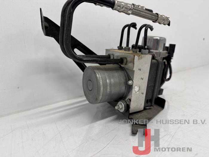 Bloc ABS d'un Audi R8 (422/423) 5.2 V10 40V FSI Quattro 2013