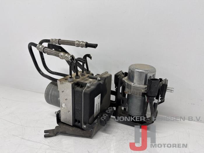Bloc ABS d'un Audi R8 (422/423) 5.2 V10 40V FSI Quattro 2013