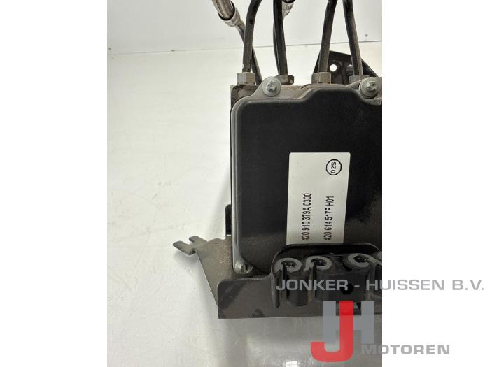 Bloc ABS d'un Audi R8 (422/423) 5.2 V10 40V FSI Quattro 2013