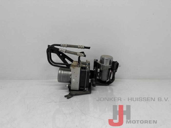 Usagé Bloc ABS Audi R8 (422/423) 5.2 V10 40V FSI Quattro Prix € 484,00 Prix TTC proposé par Jonker - Huissen B.V.