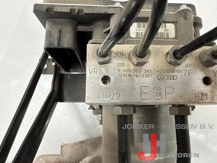 Bloc ABS d'un Audi R8 (422/423) 5.2 V10 40V FSI Quattro 2013