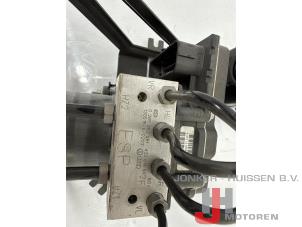 Bloc ABS d'un Audi R8 (422/423) 5.2 V10 40V FSI Quattro 2013
