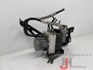 Bloc ABS d'un Audi R8 (422/423) 5.2 V10 40V FSI Quattro 2013