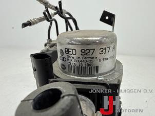 Bloc ABS d'un Audi R8 (422/423) 5.2 V10 40V FSI Quattro 2013
