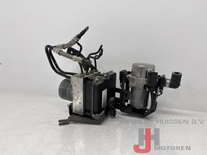 Bloc ABS d'un Audi R8 (422/423) 5.2 V10 40V FSI Quattro 2013