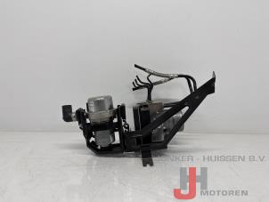 Bloc ABS d'un Audi R8 (422/423) 5.2 V10 40V FSI Quattro 2013