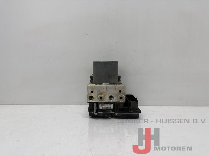 Usagé Bloc ABS Audi R8 (422/423) 5.2 V10 40V FSI Quattro Prix € 786,50 Prix TTC proposé par Jonker - Huissen B.V.