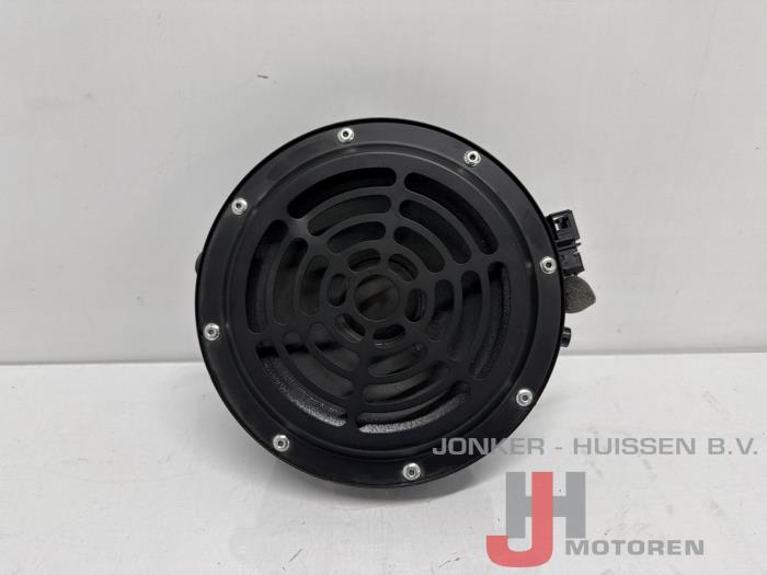 Używane Subwoofer Audi R8 (422/423) Cena na żądanie oferowane przez Jonker - Huissen B.V.