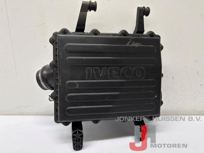 Nya Luftfilterhus Iveco New Daily VI 35C18, 40C18, 50C18, 65C18, 70C18, 35S18 Pris € 121,00 Inklusive moms erbjuds av Jonker - Huissen B.V.