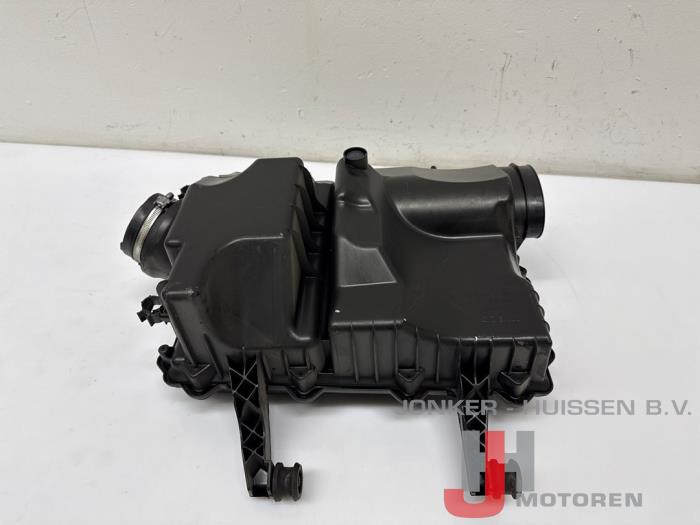 Nya Luftfilterhus Iveco New Daily VI 35C18, 40C18, 50C18, 65C18, 70C18, 35S18 Pris € 121,00 Inklusive moms erbjuds av Jonker - Huissen B.V.