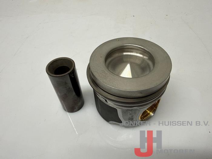 Neuf Piston Audi Q7 (4MB/4MG) 3.0 TDI V6 24V Ultra Prix sur demande proposé par Jonker - Huissen B.V.