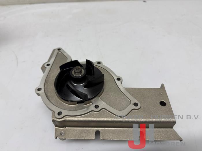 Nya Vattenpump Audi A8 (D3) Pris på förfrågan erbjuds av Jonker - Huissen B.V.
