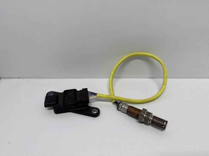 NOx-sensor från en Mercedes-Benz Sprinter 3,5t (907.6/910.6) 315 CDI 2.0 D RWD 2023