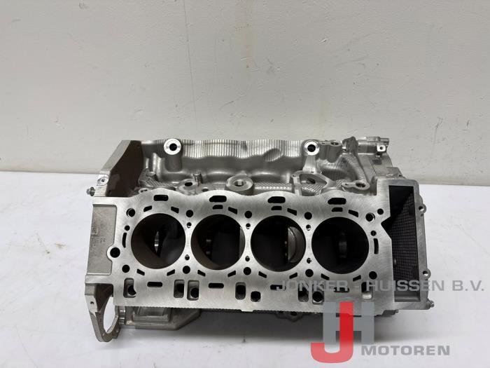 New Engine crankcase BMW M5 (F90) 4.4 Competition V8 32V TwinPower Turbo Price on request offered by Jonker - Huissen B.V.