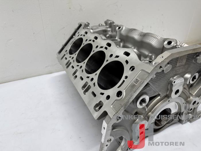 New Engine crankcase BMW M5 (F90) 4.4 Competition V8 32V TwinPower Turbo Price on request offered by Jonker - Huissen B.V.