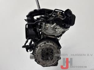 Engine from a Volkswagen Golf VIII (CD1) 1.5 eTSI 16V 2021