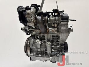 Engine from a Volkswagen Golf VIII (CD1) 1.5 eTSI 16V 2021