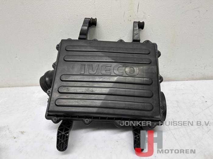 Neue Luftfiltergehäuse Iveco New Daily VI 35C18, 40C18, 50C18, 65C18, 70C18, 35S18 Preis € 121,00 Mit Mehrwertsteuer angeboten von Jonker - Huissen B.V.
