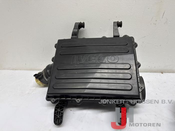 Nya Luftfilterhus Iveco New Daily VI 35C18, 40C18, 50C18, 65C18, 70C18, 35S18 Pris € 121,00 Inklusive moms erbjuds av Jonker - Huissen B.V.