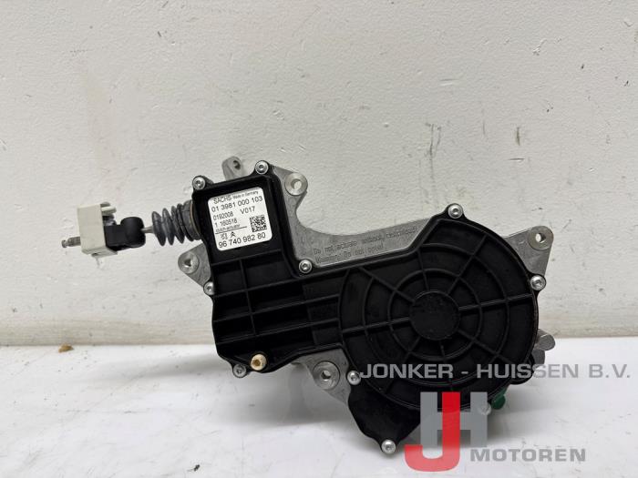 Neue Schaltroboter Peugeot 208 Preis auf Anfrage angeboten von Jonker - Huissen B.V.