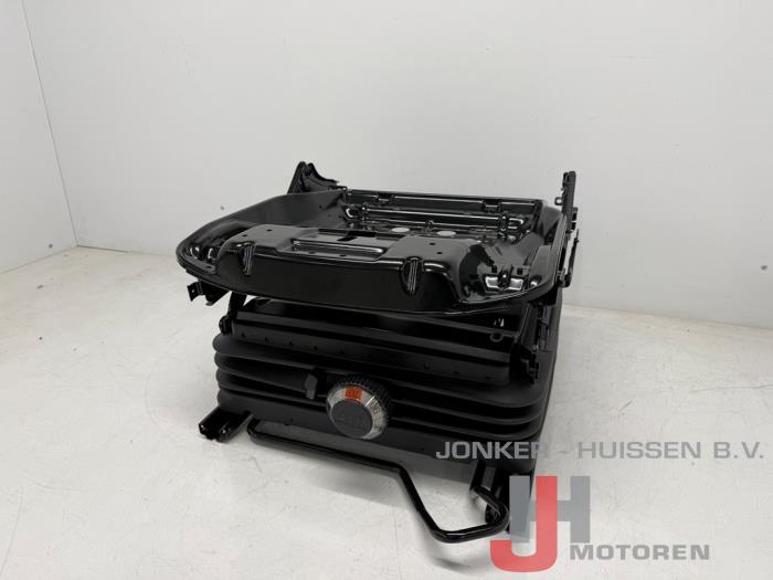 Nowe Fotel (bus) Volkswagen Crafter (SY) 2.0 TDI 4Motion Cena na żądanie oferowane przez Jonker - Huissen B.V.