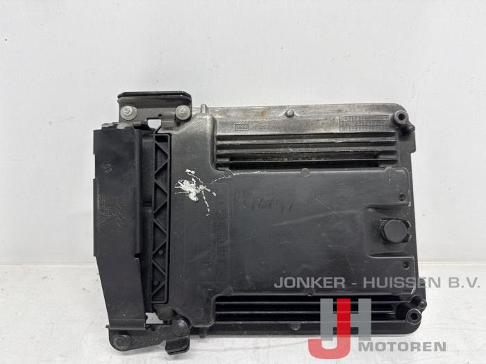 Used Engine management computer Audi R8 Spyder (427/429) 5.2 V10 40V FSI Quattro Price on request offered by Jonker - Huissen B.V.